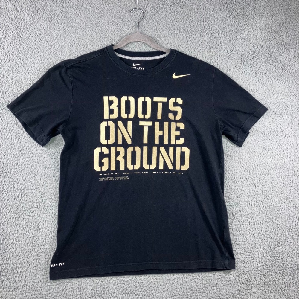 Nike Dri-Fit T Shirt Men Large‎ Sink Navy Boots On The Ground Graphic Tee